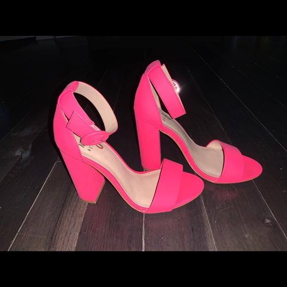 Pink open toed - Picture 1 of 1